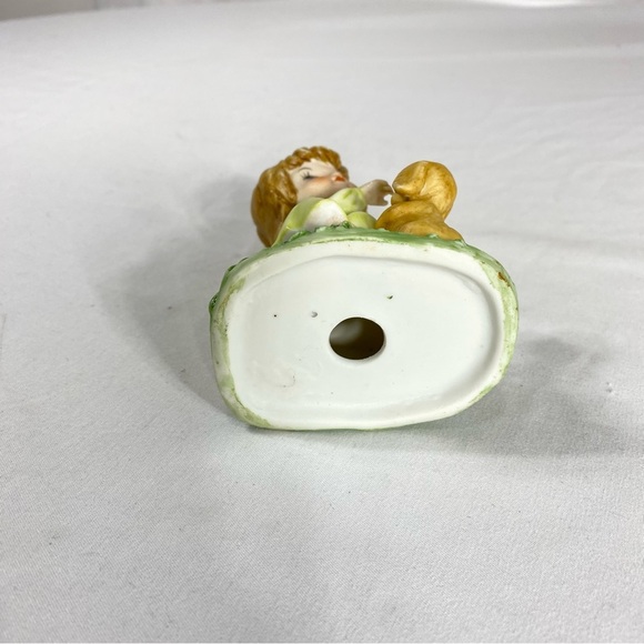 Vintage Ceramic Knickknack Wide-Eyed Little Girl with Puppy - Picture 4 of 6